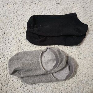 Lot of 2 no show socks - size 7-10